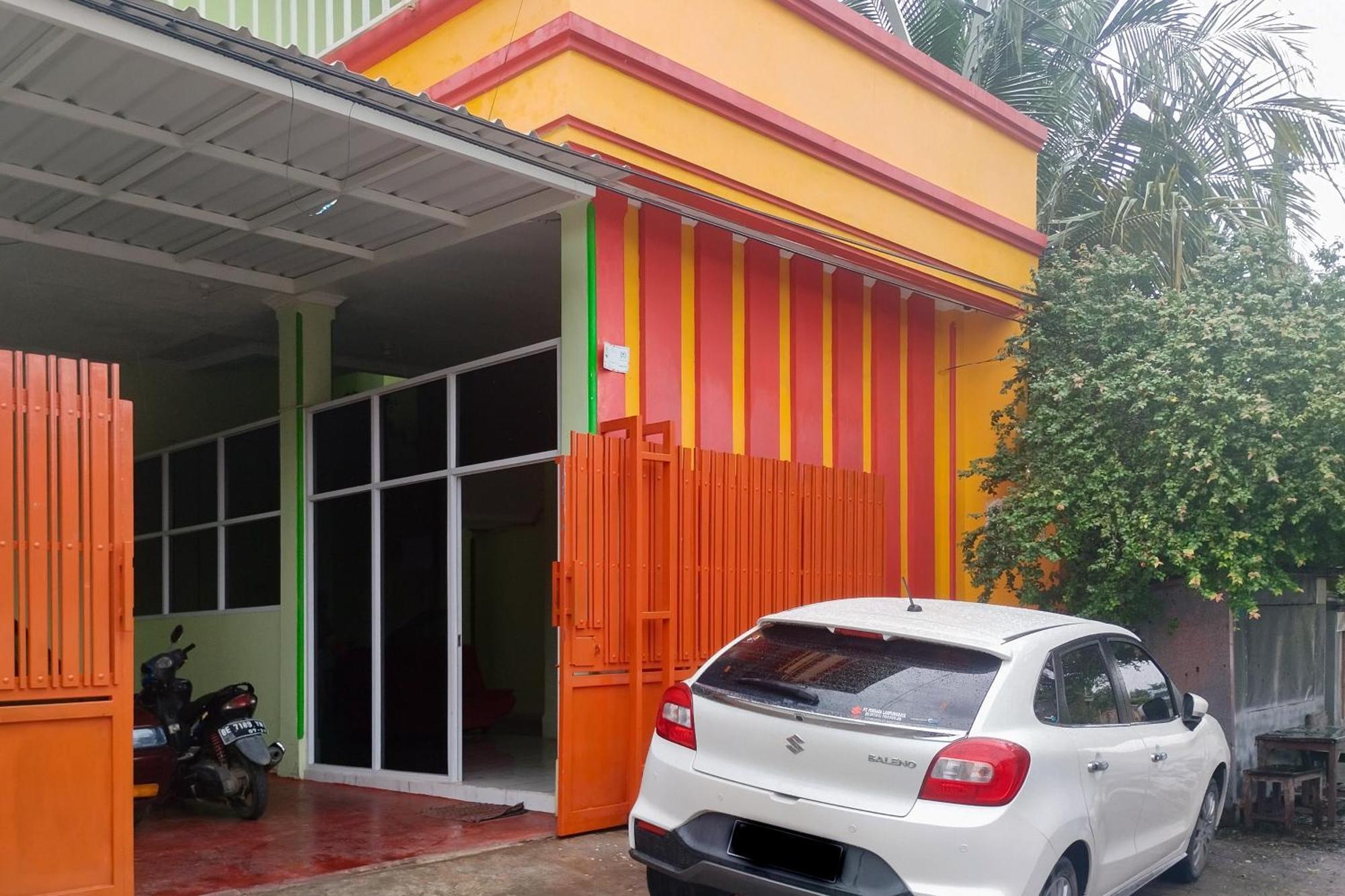Hotel Reddoorz Syariah At Shakira Alesha Enggal Bandar Lampung Zewnętrze zdjęcie