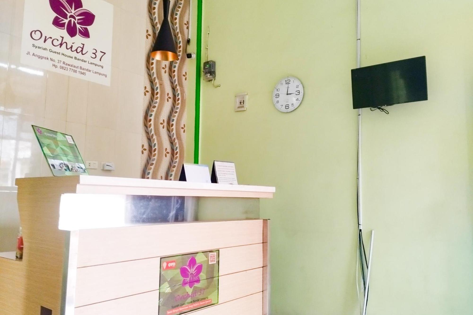 Hotel Reddoorz Syariah At Shakira Alesha Enggal Bandar Lampung Zewnętrze zdjęcie