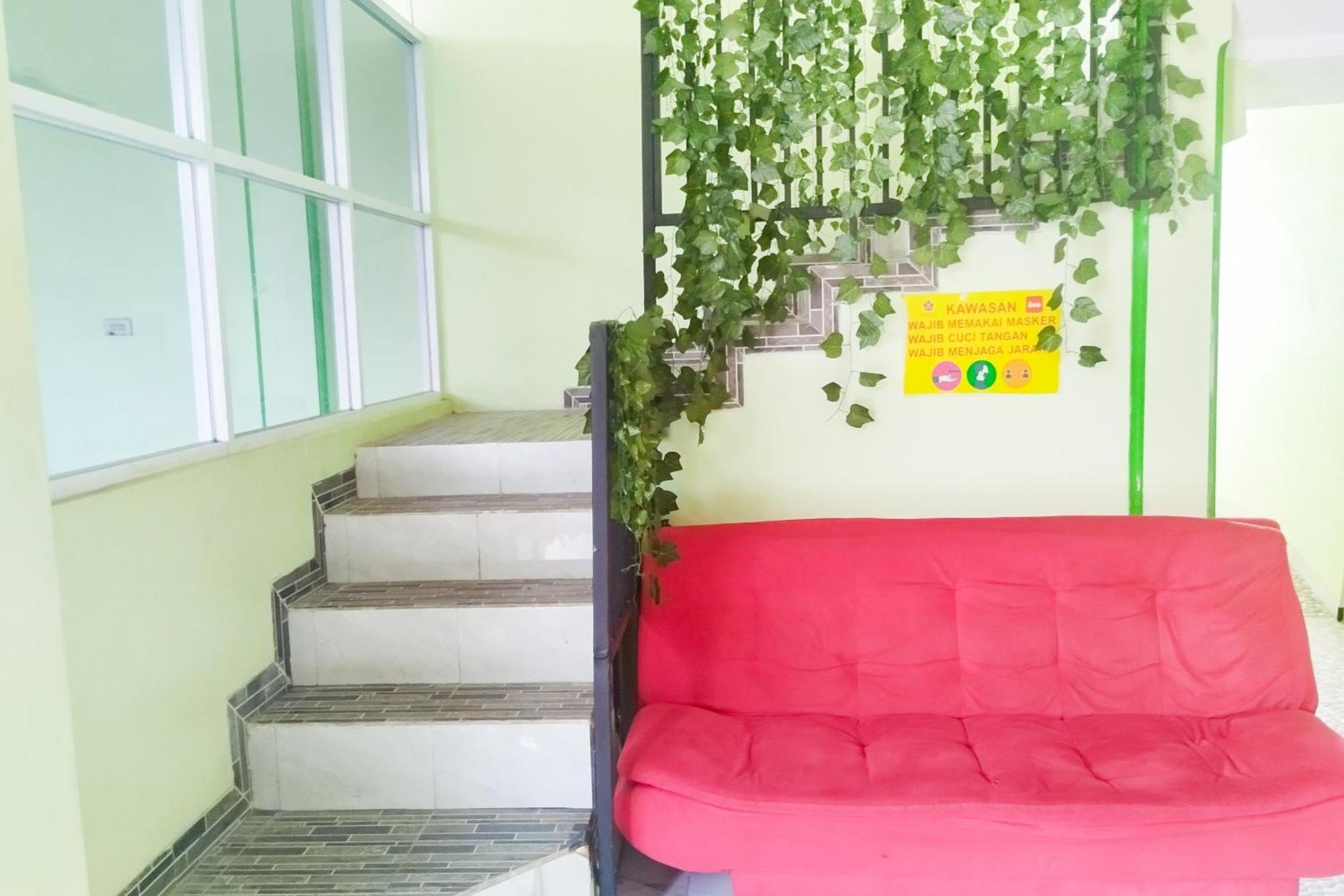 Hotel Reddoorz Syariah At Shakira Alesha Enggal Bandar Lampung Zewnętrze zdjęcie