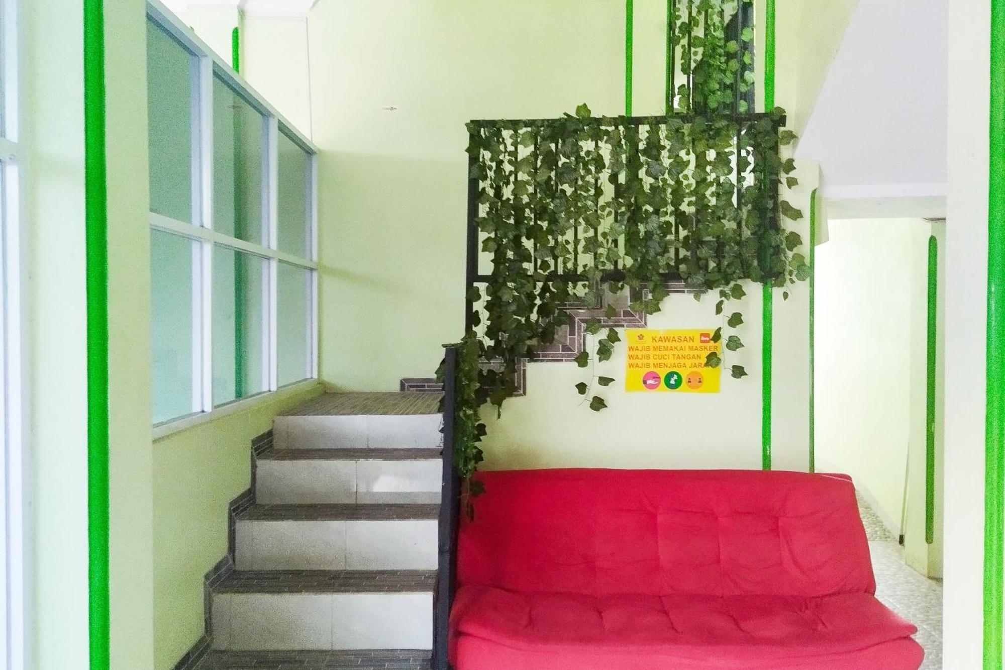 Hotel Reddoorz Syariah At Shakira Alesha Enggal Bandar Lampung Zewnętrze zdjęcie