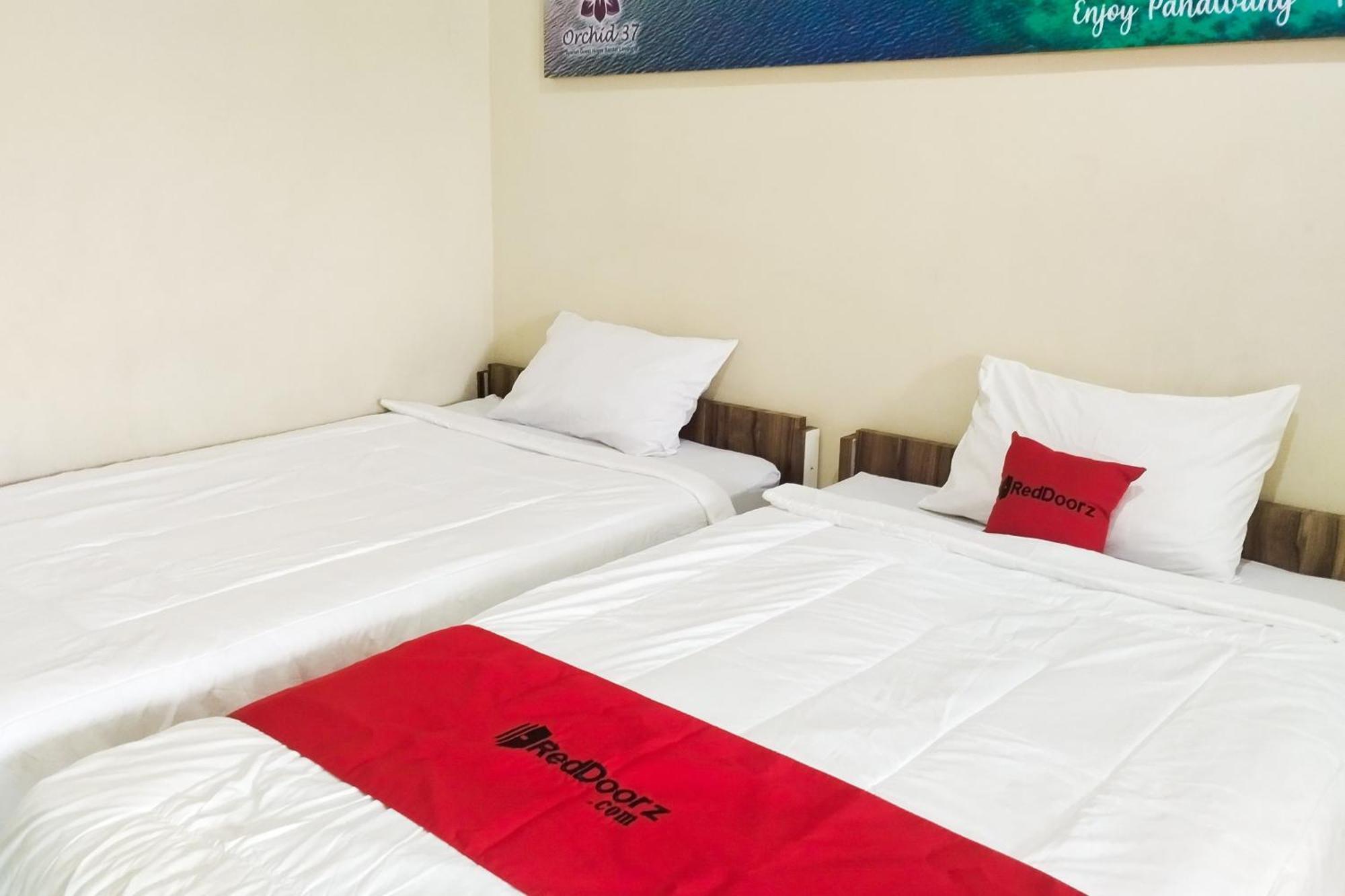 Hotel Reddoorz Syariah At Shakira Alesha Enggal Bandar Lampung Zewnętrze zdjęcie