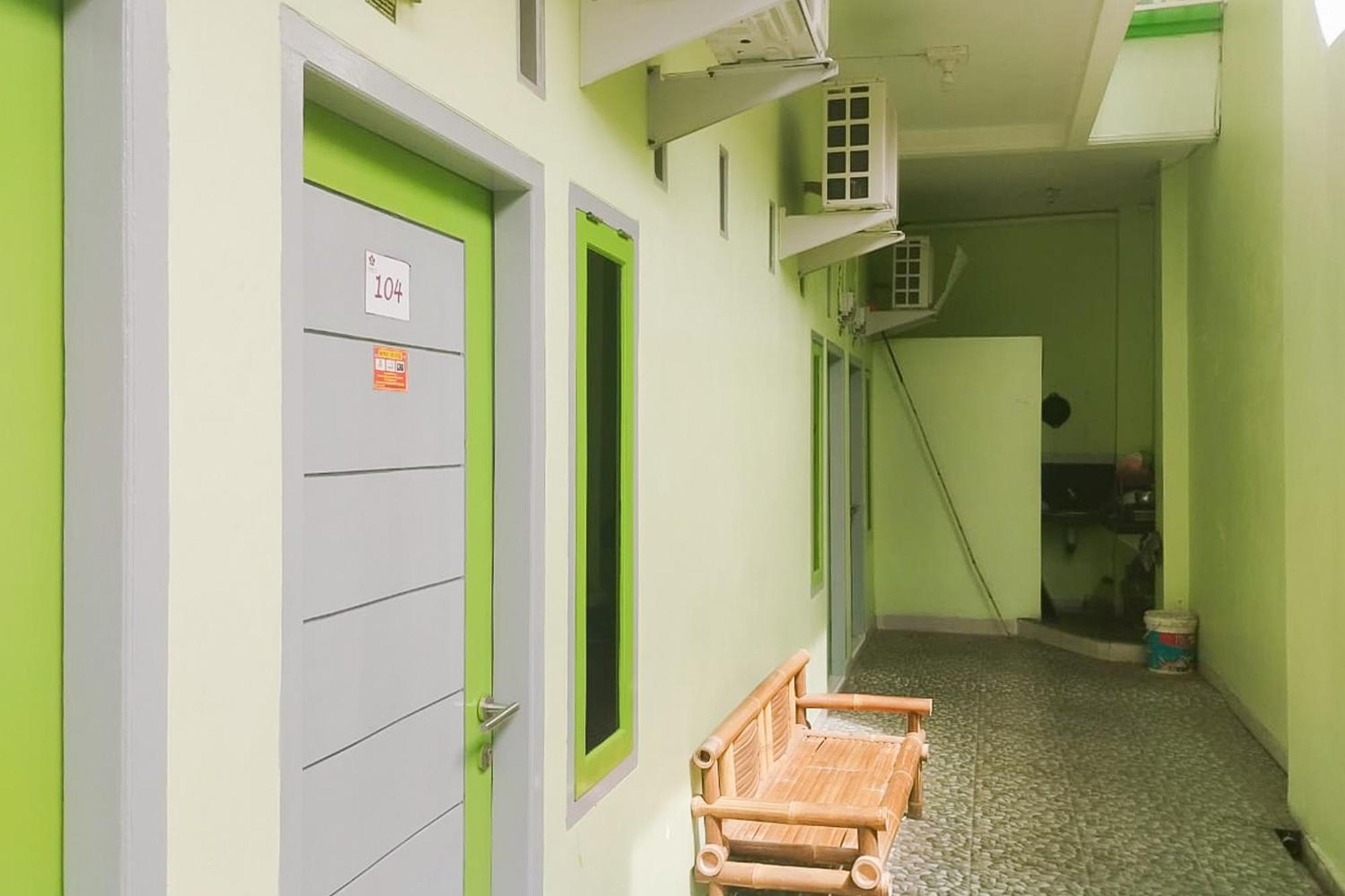 Hotel Reddoorz Syariah At Shakira Alesha Enggal Bandar Lampung Zewnętrze zdjęcie