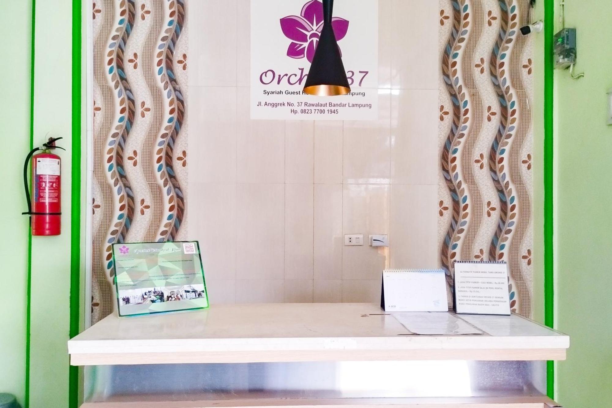 Hotel Reddoorz Syariah At Shakira Alesha Enggal Bandar Lampung Zewnętrze zdjęcie